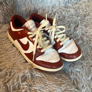 Nike Dunk Low Team Red size 9